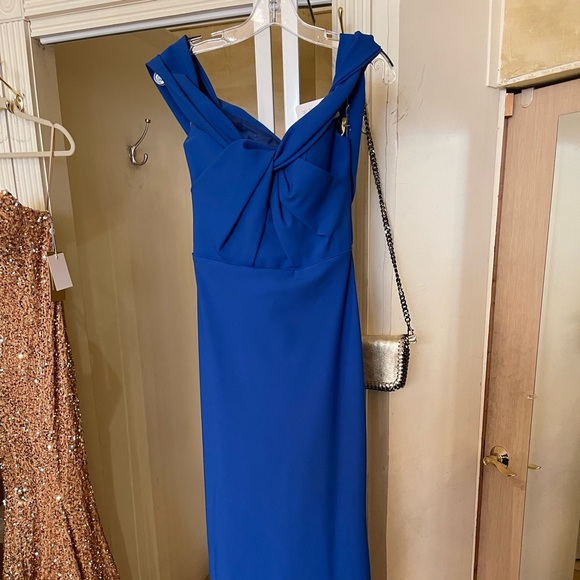 Tarik Ediz Gown - Picture 1 of 2